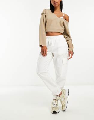 ASOS DESIGN - Cargohose in Stone mit elastischem Saum-Neutral