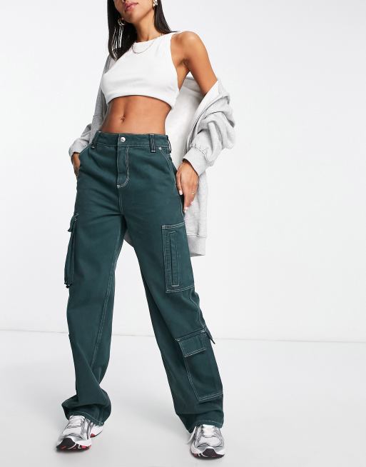 ASOS DESIGN - Cargojeans met meerdere zakken in groen met contrasterende stiksels