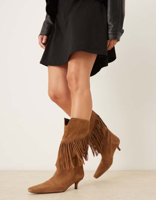 ASOS DESIGN - Carmine - Stivali premium al ginocchio in camoscio color sabbia con frange, 2 di 4