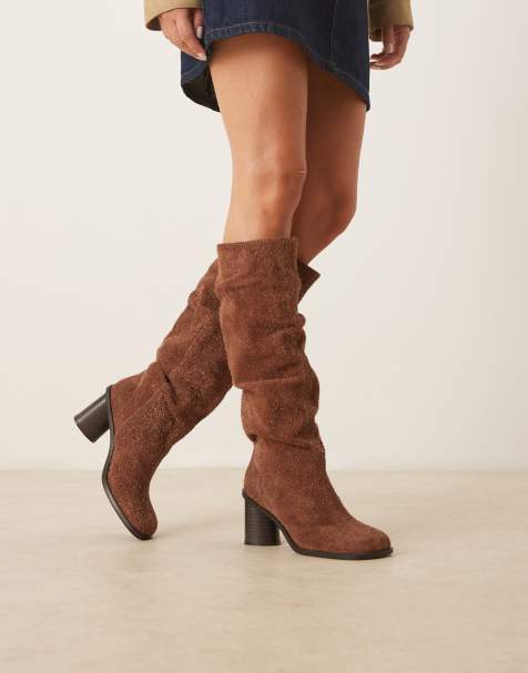 ASOS DESIGN – Carolina – Bruna, knähöga, slouchy boots i borstad mocka med klack - view 1