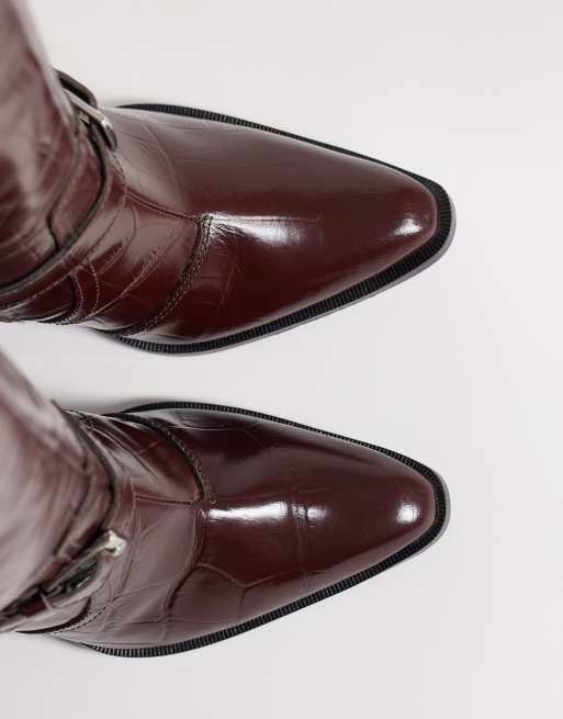 ASOS DESIGN - Carson - Bottes à enfiler style western en cuir effet croco avec harnais - Bordeaux, 2 de 4