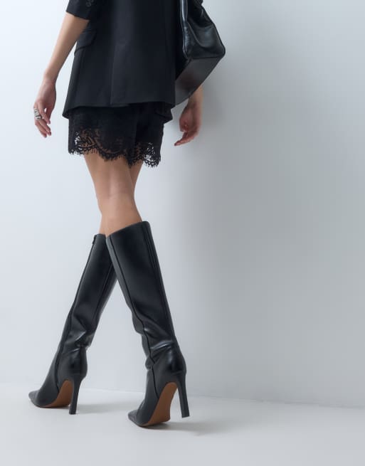 ASOS DESIGN Cassia Stiefel mit spitzer Zehenpartie, Absatz und eng anliegendem Schaft in Schwarz, 5 von 5