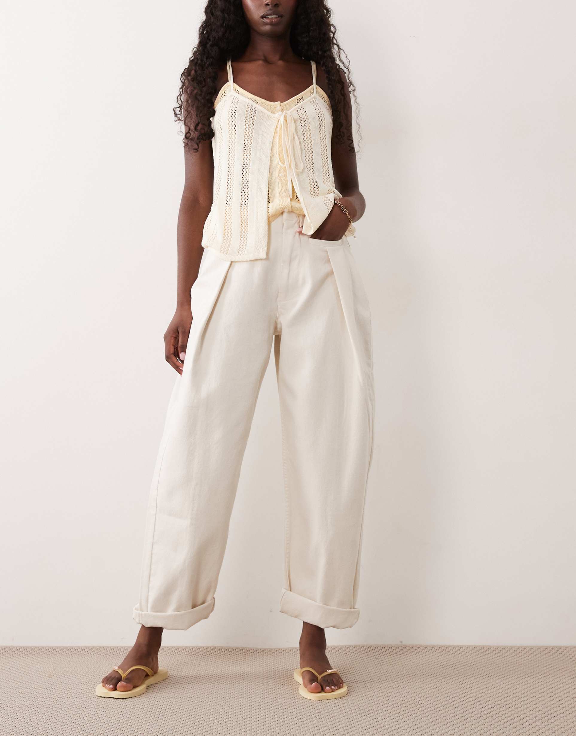 asos design casual barrel jean with pleat front and pocket detail in ecru