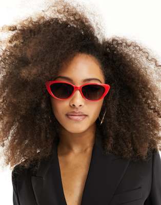 ASOS DESIGN - Cat-Eye-Sonnenbrille in Rot