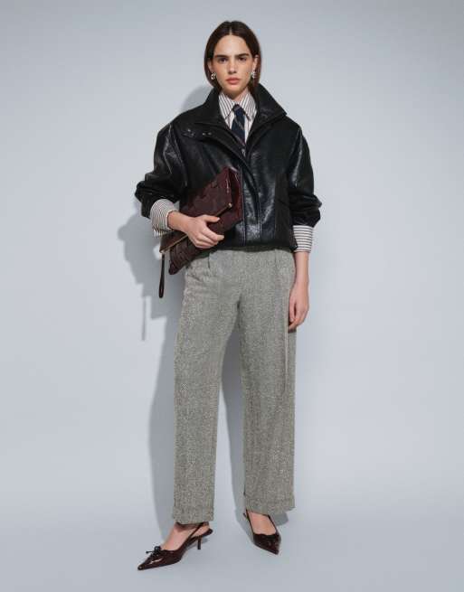 ASOS DESIGN - cazadora bomber oversize efecto cuero negra con cuello alzado, 5 de 7