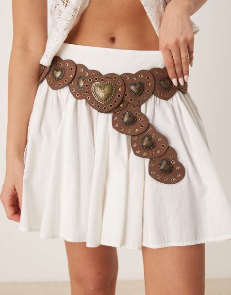 ASOS DESIGN - Ceinture taille et hanches imitation daim avec disques en cœur et détails cloutés - Marron - view 1