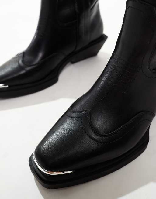 ASOS DESIGN Celeste Flache kniehohe Stiefel im Western Stil in Schwarz