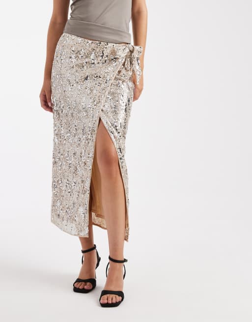 ASOS DESIGN – Champagnefärgad midikjol med omlottdesign och mixade paljetter, 2 av 5