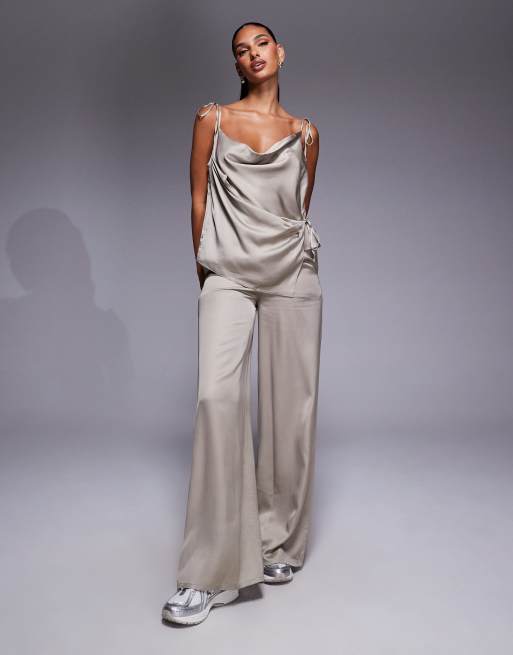 ASOS DESIGN – Champagnefärgade byxor i satin, del av set, 3 av 5