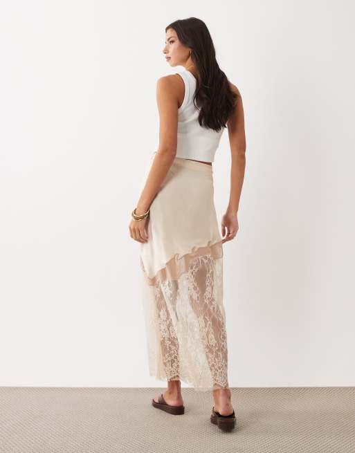 ASOS DESIGN - Champagnefarvet maxinederdel i satin med blondekant, 5 af 5