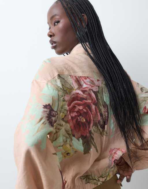 ASOS DESIGN - chaqueta bomber ligera con cuello mao y estampado floral integral, 3 de 4