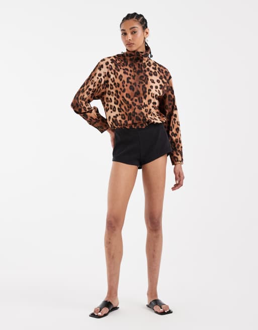 ASOS DESIGN - Chaqueta con estampado de leopardo, diseño abullonado y cuello alzado (parte de un conjunto), 2 de 4