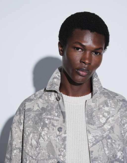 ASOS DESIGN - chaqueta de lona boxy extragrande con estampado camuflaje, 3 de 9