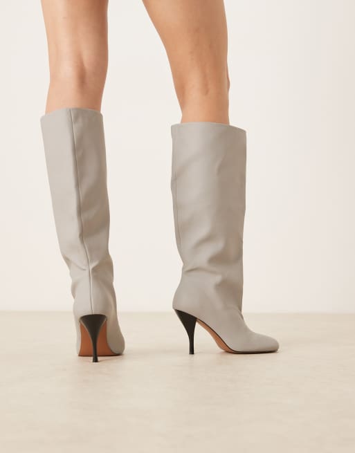 ASOS DESIGN – Charisma – Kniehohe Schlupfstiefel in Grau mit weitem Schaft und Absatz, 4 von 4