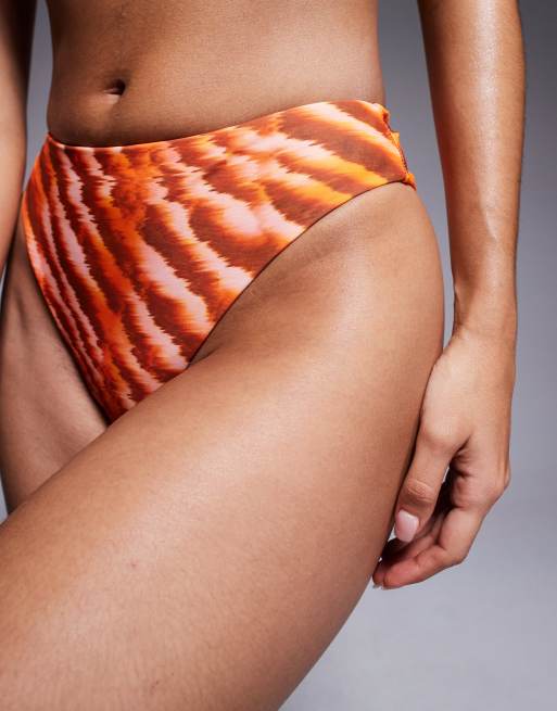 ASOS DESIGN - Charlie - Slip bikini sgambato a vita alta con stampa animalier arancione, 4 di 4