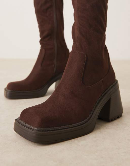 ASOS DESIGN – Charly – Czekoladowe zamszowe kozaki do kolan na obcasie, 3 z 4