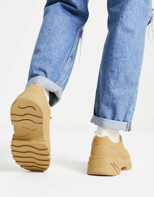 ASOS DESIGN - Chaussures à lacets chunky avec doublure en imitation peau de mouton - Fauve, 2 de 4