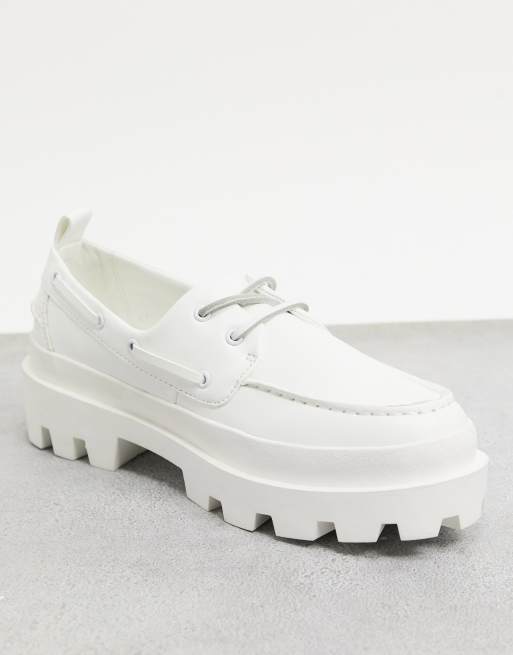 ASOS DESIGN Chaussures bateau en imitation cuir semelles chunky Blanc