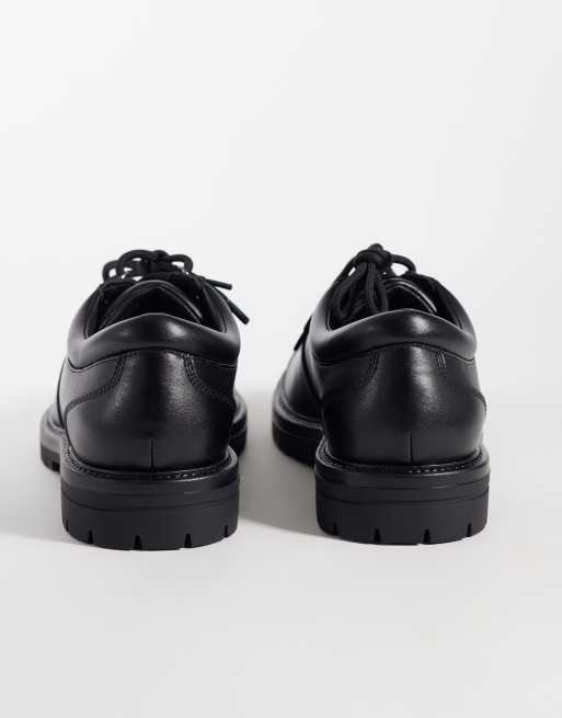 ASOS DESIGN chaussures de randonnée à lacets avec semelle crantée en noir, 2 de 5