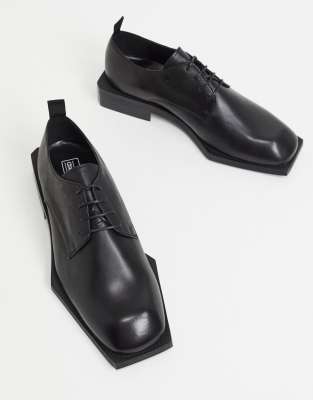 bout carré chaussure