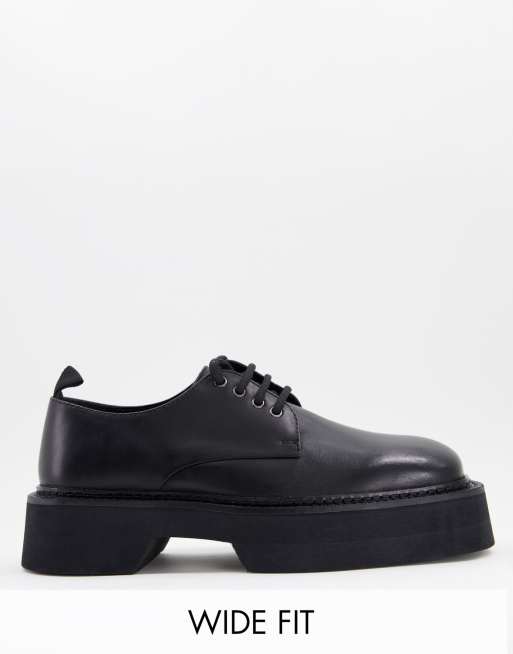 ASOS DESIGN - Chaussures pointure large en cuir à lacets avec bout carré et semelle chunky - Noir
