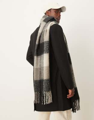 checked blanket scarf in black