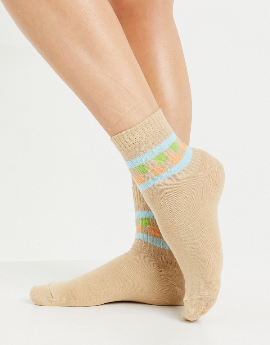ASOS DESIGN checkerboard and stripe ankle sock in camel-Multi