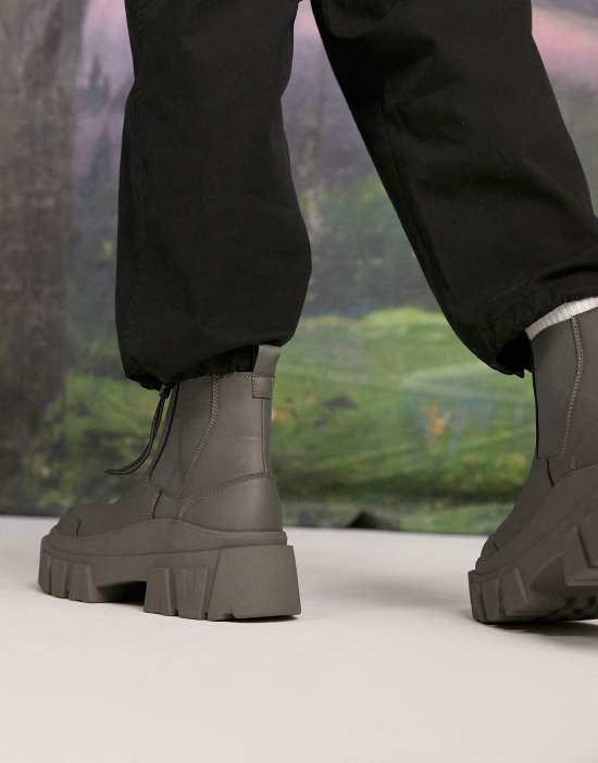 https://images.asos-media.com/products/asos-design-chelsea-boot-with-chunky-sole-in-charcoal-faux-leather/200448445-3?$n_550w$&wid=550&fit=constrain