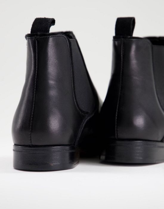 https://images.asos-media.com/products/asos-design-chelsea-boots-in-black-leather/22667468-4?$n_550w$&wid=550&fit=constrain