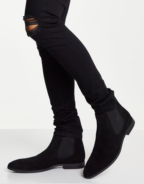 https://images.asos-media.com/products/asos-design-chelsea-boots-in-black-suede-with-black-sole/22676840-3?$n_550w$&wid=550&fit=constrain
