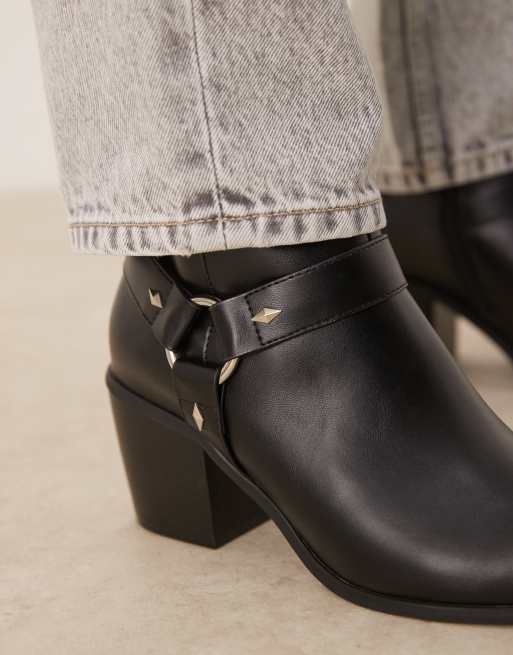 ASOS DESIGN Chelsea boots in black with Cuban heel