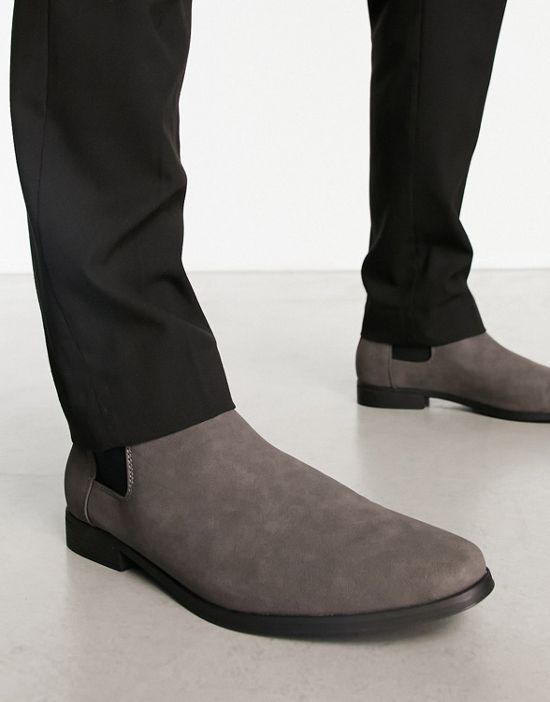 https://images.asos-media.com/products/asos-design-chelsea-boots-in-gray-faux-suede/23918455-2?$n_550w$&wid=550&fit=constrain