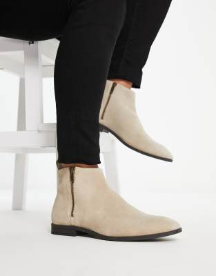  chelsea boots in stone suede with natural sole