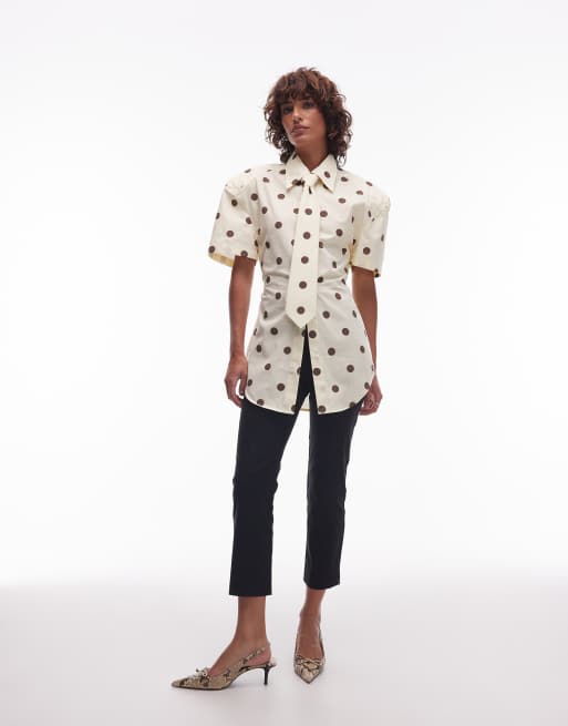 ASOS DESIGN - Chemise à manches courtes avec cravate et épaulettes - Beurre à pois, 2 de 4