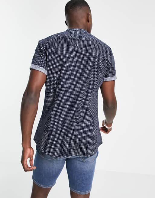 ASOS DESIGN - Chemise ajustée à pois avec manches courtes et col grand-père - Bleu marine, 2 de 4