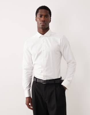 ASOS DESIGN - Chemise ajustée élégante en sergé facile à repasser à doubles manchettes - Blanc
