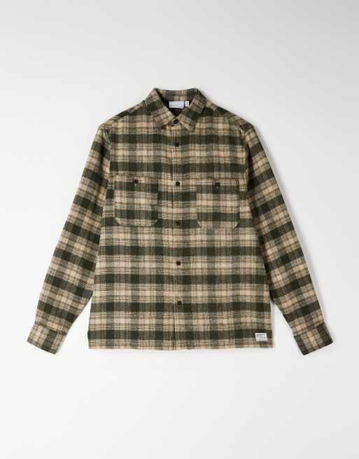 ASOS DESIGN - Chemise coupe classique à carreaux avec écusson - Marron