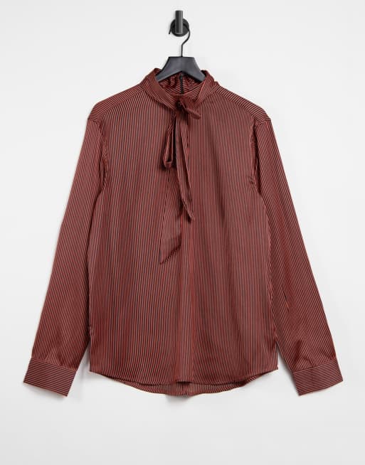 ASOS DESIGN - Chemise coupe classique en satin avec nœud lavallière et rayures - Cuivre