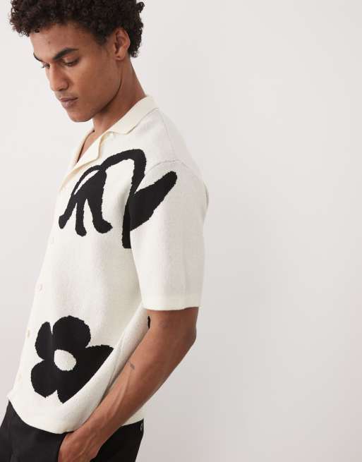 ASOS DESIGN - Chemise décontractée boutonnée en maille avec col à revers et imprimé fleurs sur l'ensemble - Écru et noir, 3 de 5