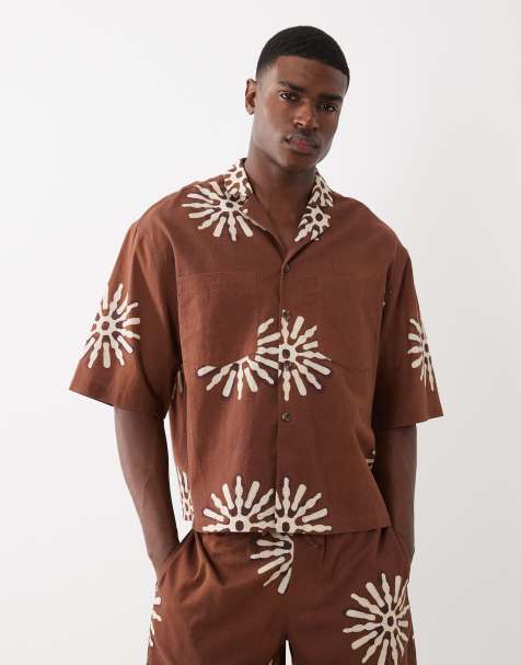 ASOS DESIGN - Chemise d'ensemble oversize coupe carrée en lin mélangé avec col à revers et imprimé soleil sur l'ensemble - Marron - view 1