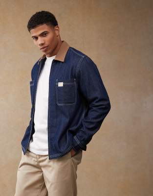 ASOS DESIGN - Chemise en jean raccourcie coupe carrée classique avec col contrastant - Bleu marine