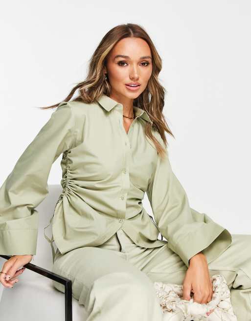 ASOS DESIGN Chemise froncee sur le cote a manches larges Kaki clair ASOS