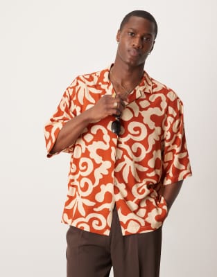ASOS DESIGN - Chemise oversize coupe carrée avec imprimé abstrait estival et manches mi-longues - Terracotta viscose-Multicolore