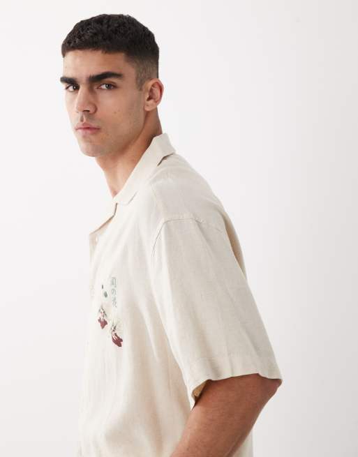 ASOS DESIGN - Chemise oversize coupe carrée en lin mélangé avec col à revers et imprimé fleuri positionné - Beige, 4 de 5