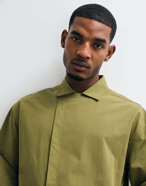 ASOS DESIGN chemise oversize en popeline avec patte de boutonnage asymétrique kaki, 2 de 5