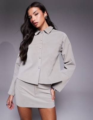 Chemise oversize en similicuir texturé d'ensemble - Taupe-Neutre 34