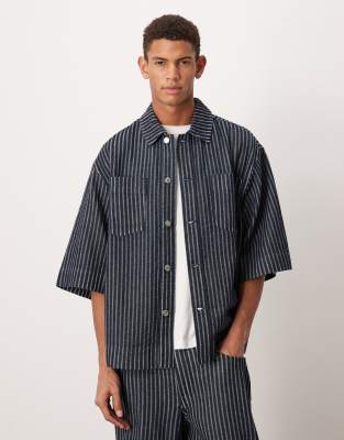 ASOS DESIGN - Chemise rayée en jean d'ensemble à manches courtes - Délavage brut-Bleu