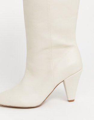 white pull on boots