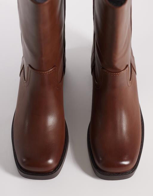 ASOS DESIGN – Cherry – Trucker-Stiefel zum Reinschlüpfen in Schokobraun, 4 von 4