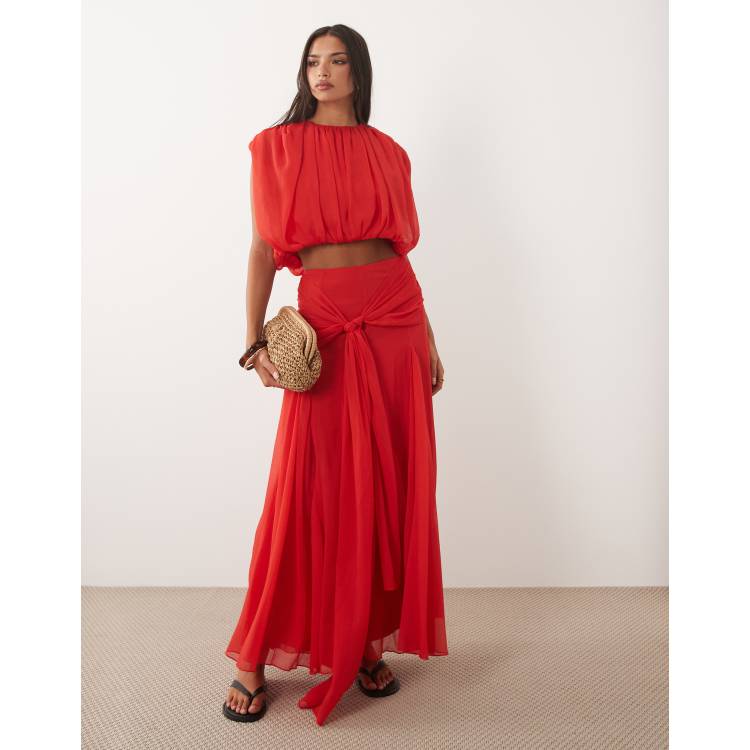 210384690-1-red?$n_750w$&wid=